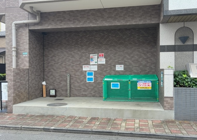 【設備】 | ライオンズマンション橋本台第２ | 共有部分は、住民なら誰もが使える設備のこと。例えば駐車場やエレベーター、インターネット設備、セキュリティ設備などがあります。他にも、マンションの廊下・外部階段やエントランス・ゴミ置き場などがあります。