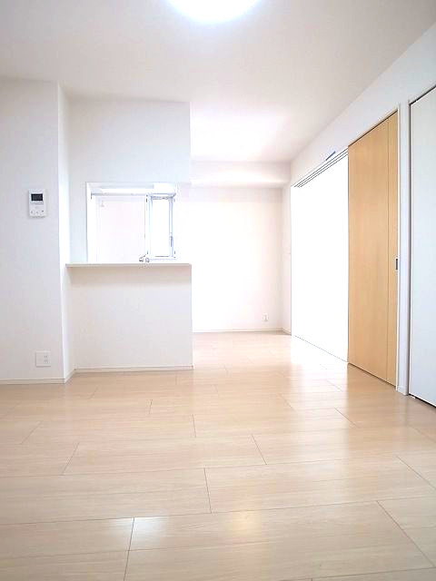ＧＲＯＵＮＤ　ＷＥＬＬの居間・リビング