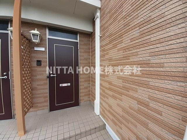 コーポ篠山のエントランス|最上階の角部屋です◆