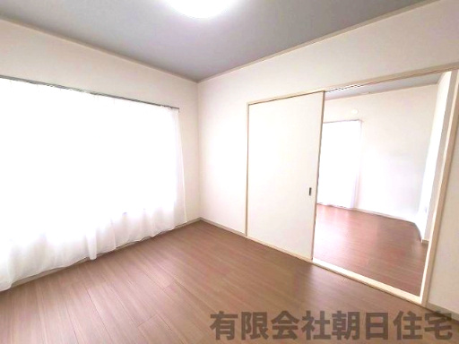【洋室】 | 青葉台中古戸建 | 使い勝手のいい洋室です