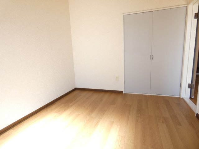 グレースタウンAの洋室