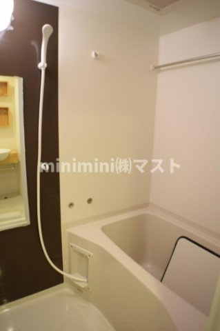 レジュールアッシュ難波MINAMIの浴室