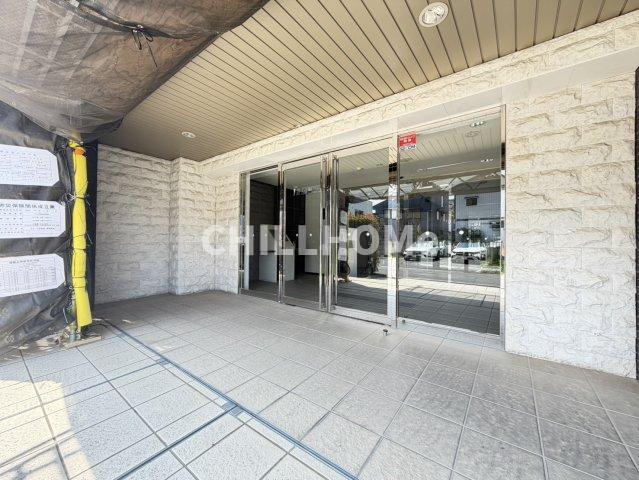 モナーク伊勢崎のエントランス|当社、チルホームのHPもご覧ください(^^)/物件情報多数♪