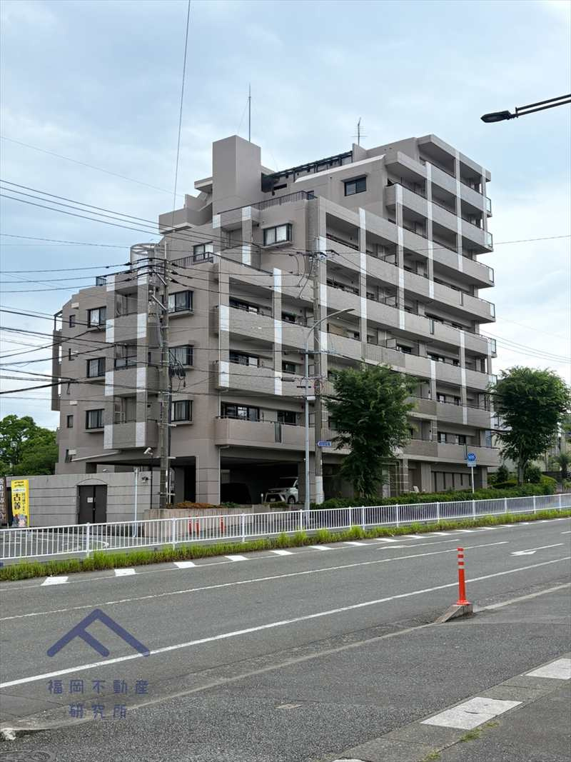 コモドヒル春日の外観