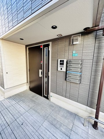 【エントランス】コルンコウロエン