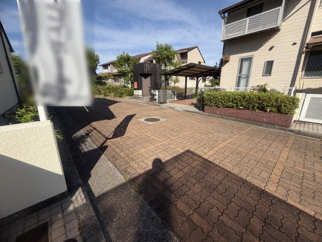 神戸市西区春日台２丁目戸建の前面道路含む現地写真