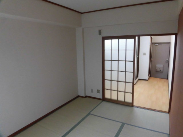大阪市東淀川区上新庄２丁目のマンション