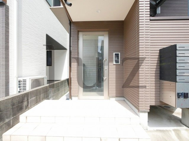 横浜杉田SDNのエントランス