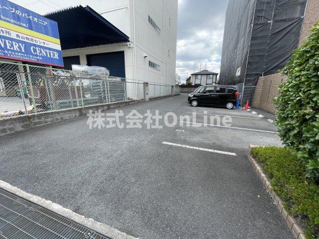 ドミソレイユの駐車場