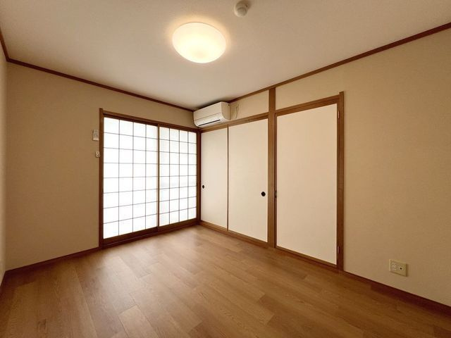 トレビアン大東の洋室