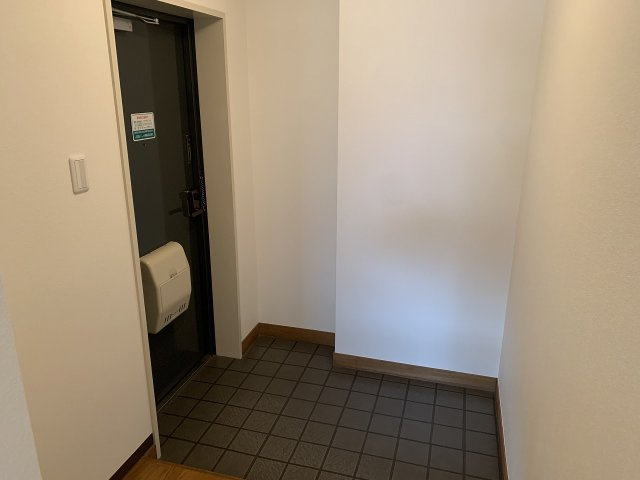 ラルジュ刀根山の玄関