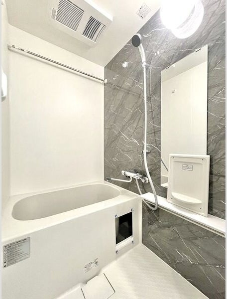 エスリード栄ラ・ヴィの浴室
