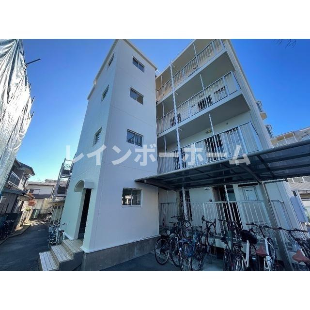 丸新ハイツの外観