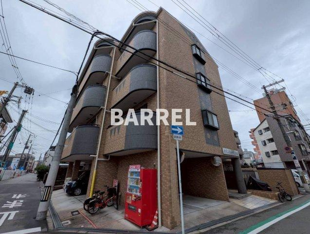 メゾンリュートⅡ番館の外観