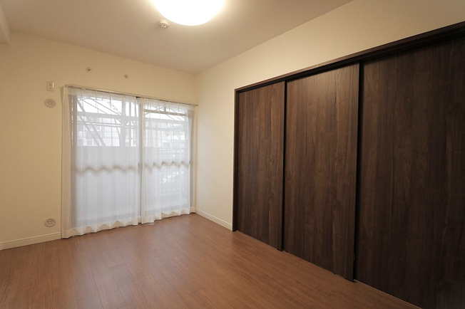 【子供部屋】 | サンマンションアトレあびこ | 【洋室③：6帖】バルコニーに面したお部屋です☆