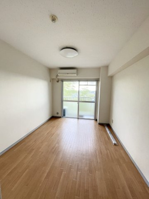 【居間・リビング】 | ハイツトーカンドー | ※同建物ほかのお部屋の写真です。
