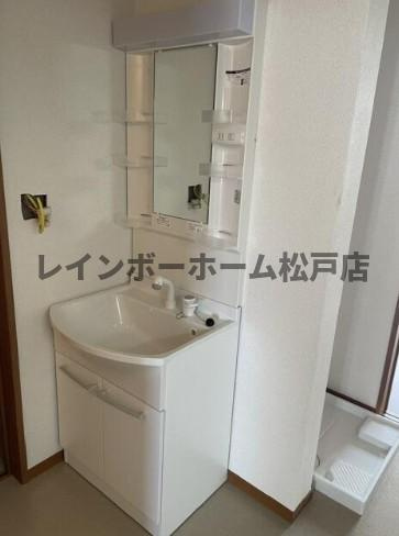 セントヒルズ五香Ａの洗面所|コンパクトで使いやすい洗面所
