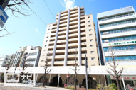 アルファステイツ市駅前の画像