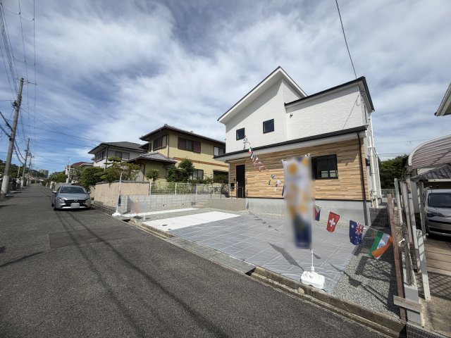 神戸市西区樫野台１丁目新築戸建の前面道路含む現地写真