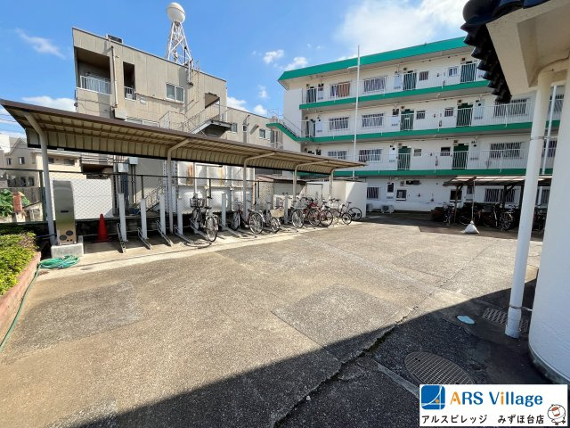 サングリーン高階の駐輪場|屋根付き駐輪場