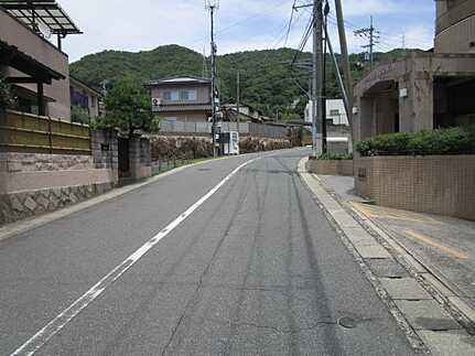 東区戸坂山根２丁目の周辺