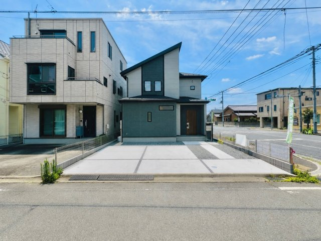 前橋市六供町1丁目の外観|駐車スペース３台可◎
