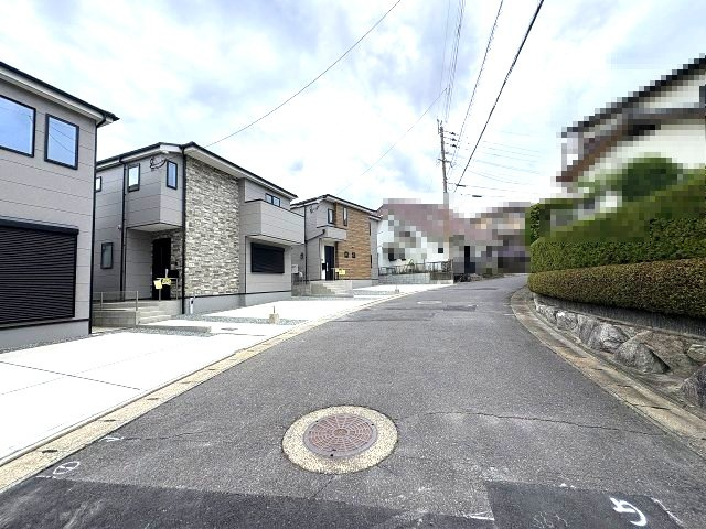 【その他】 | 福岡市西区生松台1丁目3期　3号棟（全3棟）【仲介手数料無料・0円】 | 現地写真。前面道路です。