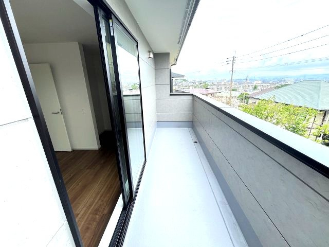 【バルコニー】 | 福岡市西区生松台1丁目3期　3号棟（全3棟）【仲介手数料無料・0円】 | 現地写真。