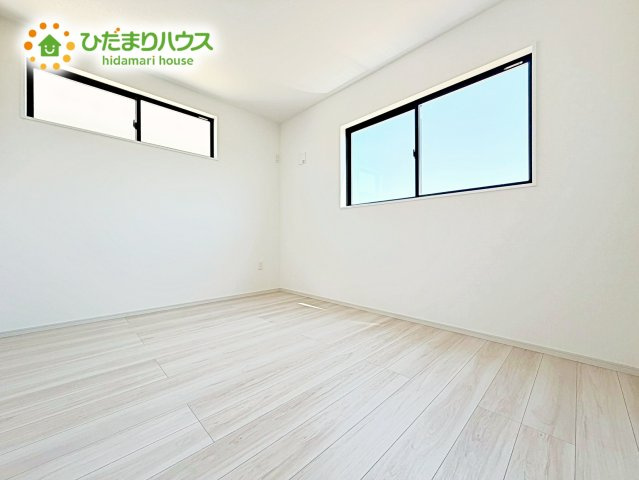 【洋室】 | 水戸市住吉町5期　新築戸建 | 明るい洋室は、生活にゆとりを齎してくれるゆったりスペース。