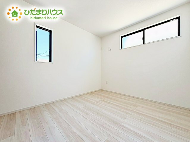 【洋室】 | 水戸市住吉町5期　新築戸建 | 机にベットを置けば子供部屋の完成です！
