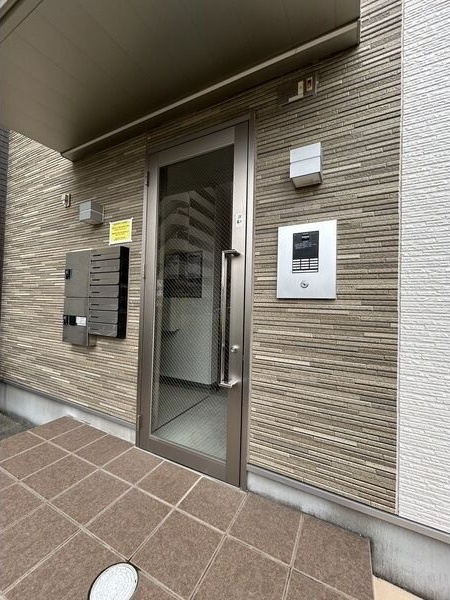 ハーモニーテラス山田のエントランス