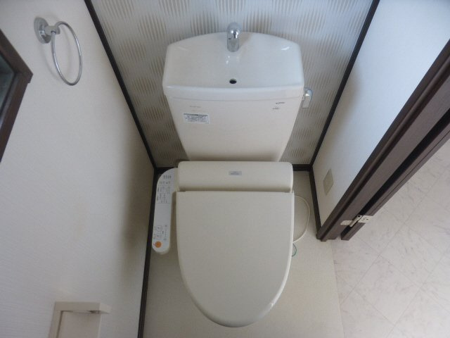 パナハイツヒコ池のトイレ
