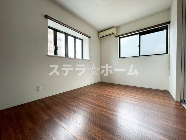 瑞光2 中古戸建の洋室|使い勝手のいい洋室です