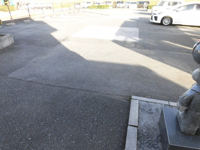 サンセジュールの駐車場