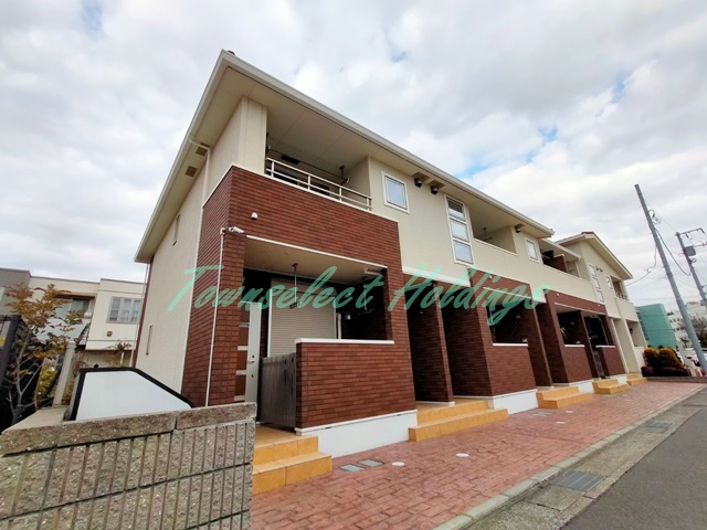 鎌倉市上町屋のアパートの外観
