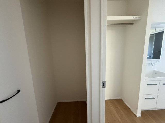 前原駅南１丁目　新築戸建　３棟の収納|洗面横収納