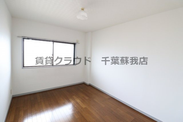 鵜の森ビルの洋室|落ち着いた色調の洋室です