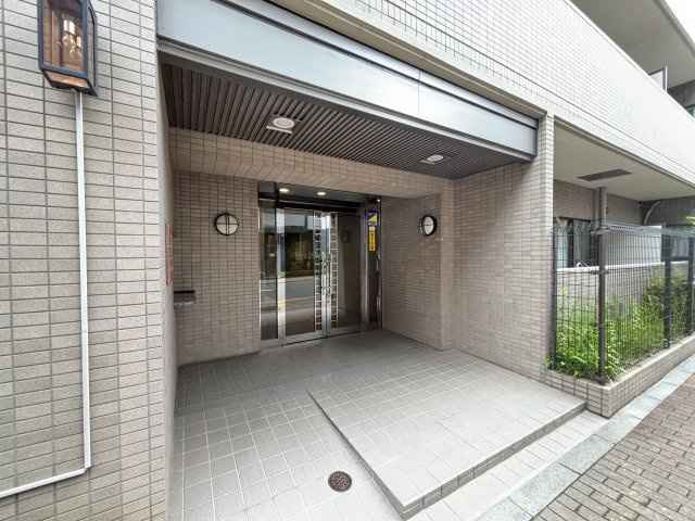 グランベル上野の杜のエントランス