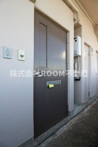 ガーデンHRの玄関|明るい玄関です
