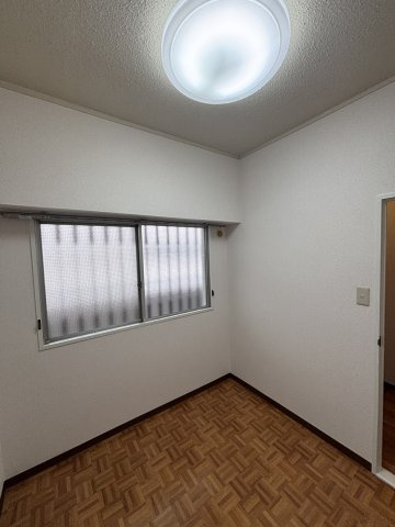 高槻センチュリーマンションの洋室
