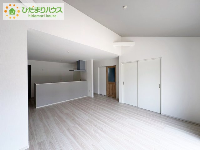 日立市東大沼町12期　新築戸建　2号棟の居間・リビング|お子様が元気に遊べる広々としたリビングです。