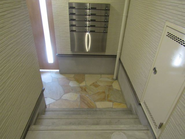 フジパレス田辺駅北のロビー