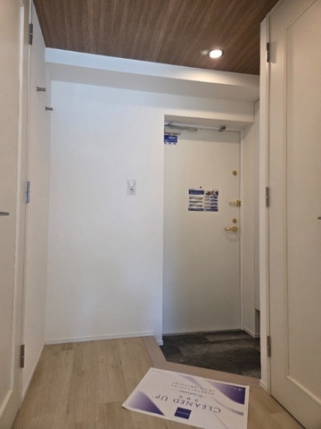 新品家具付きマンション岩本町1A(KaGood東京)の玄関