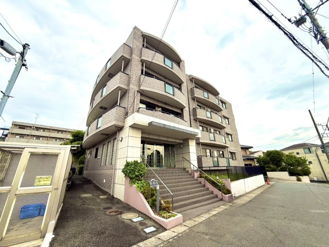 フェイム宮前平の外観|洗練されたデザインの外観が、住まいの上質感を演出します。