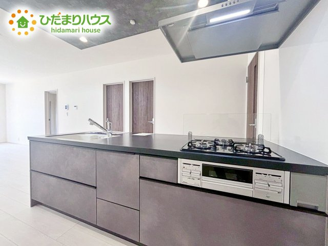 【キッチン】 | ひたちなか市馬渡17期　新築戸建 | 料理をしながらでも、ご家族との会話を楽しめる対面式キッチン♪