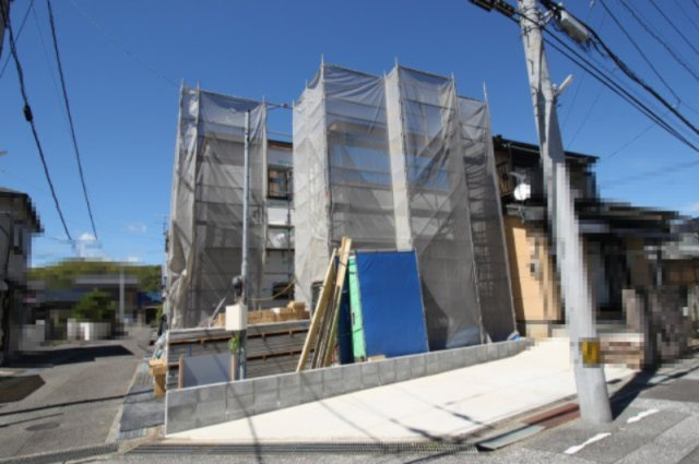 介良　中野団地　新築戸建の外観|西側　約4.0ｍ幅公道に接道
