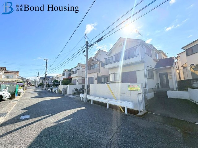 閑静な住宅街　南別府3丁目　中古戸建の前面道路含む現地写真