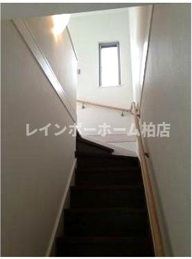 プライムアセット印西の内装|階段です
