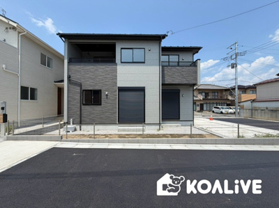 【外観】 | 前橋市龍蔵寺町　新築住宅 | 完成済み！いつでも新生活を始めることができます。
開放感あるLDK！
陽当り、風通しも良い暖かな住まいです。
KOALIVE （コアライブ）【0120-919-727】
