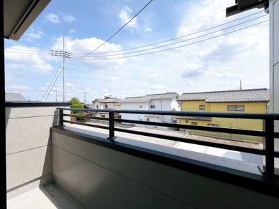 【バルコニー】 | 前橋市龍蔵寺町　新築住宅 | お日さまがほほえむバルコニー。気持ち良い風と青く広がる空。思わず深呼吸したくなる。